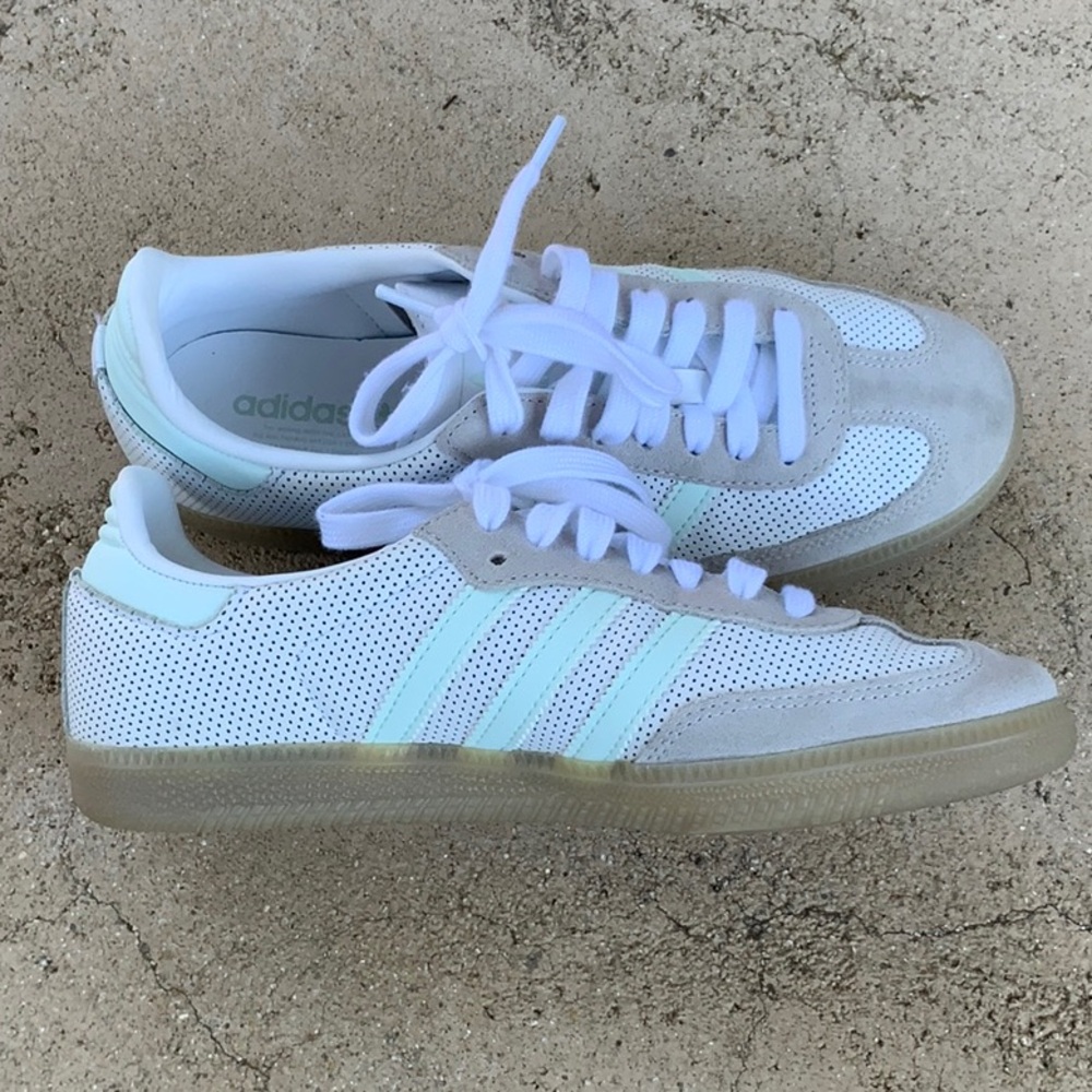 Adidas women’s Samba mint